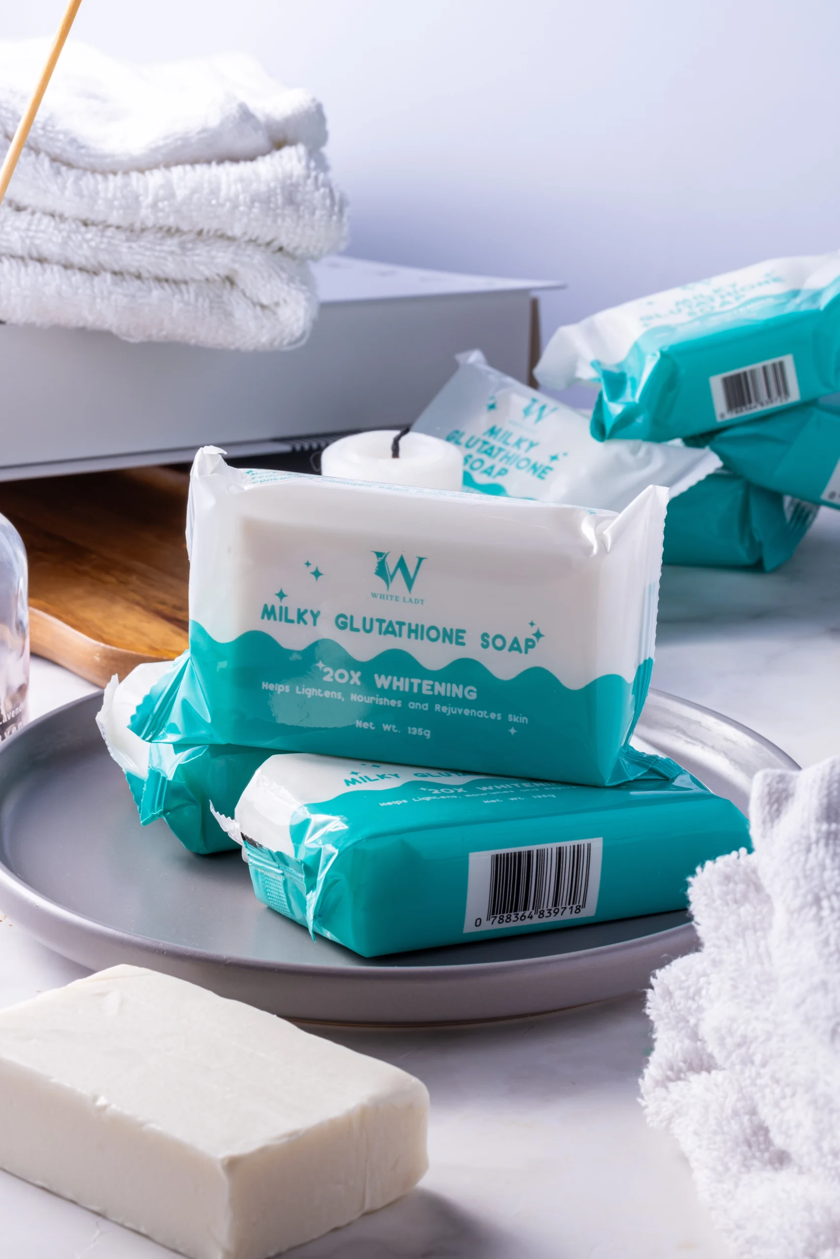Milky Glutathione Soap Image 1