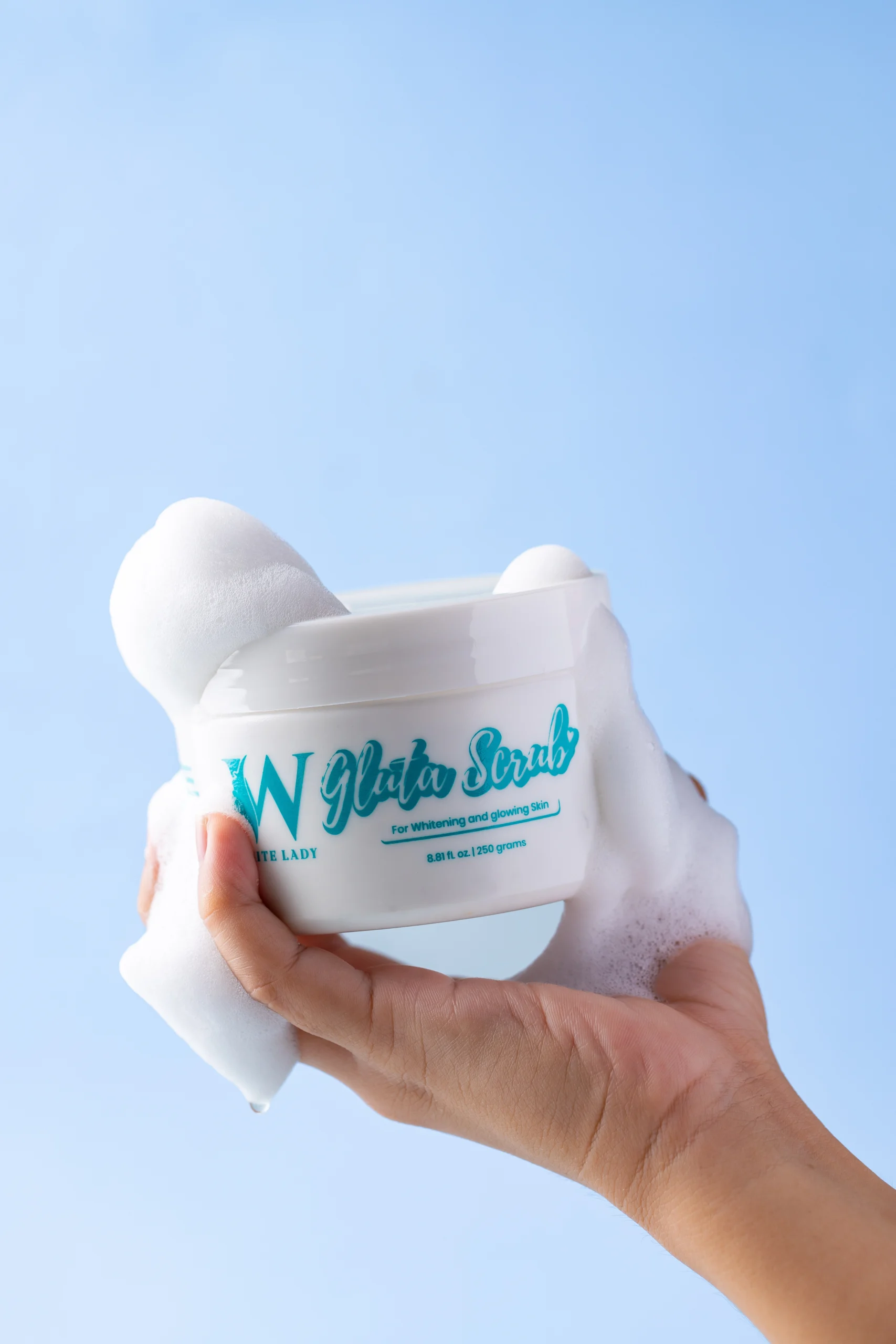 WL Gluta Scrub Image 12