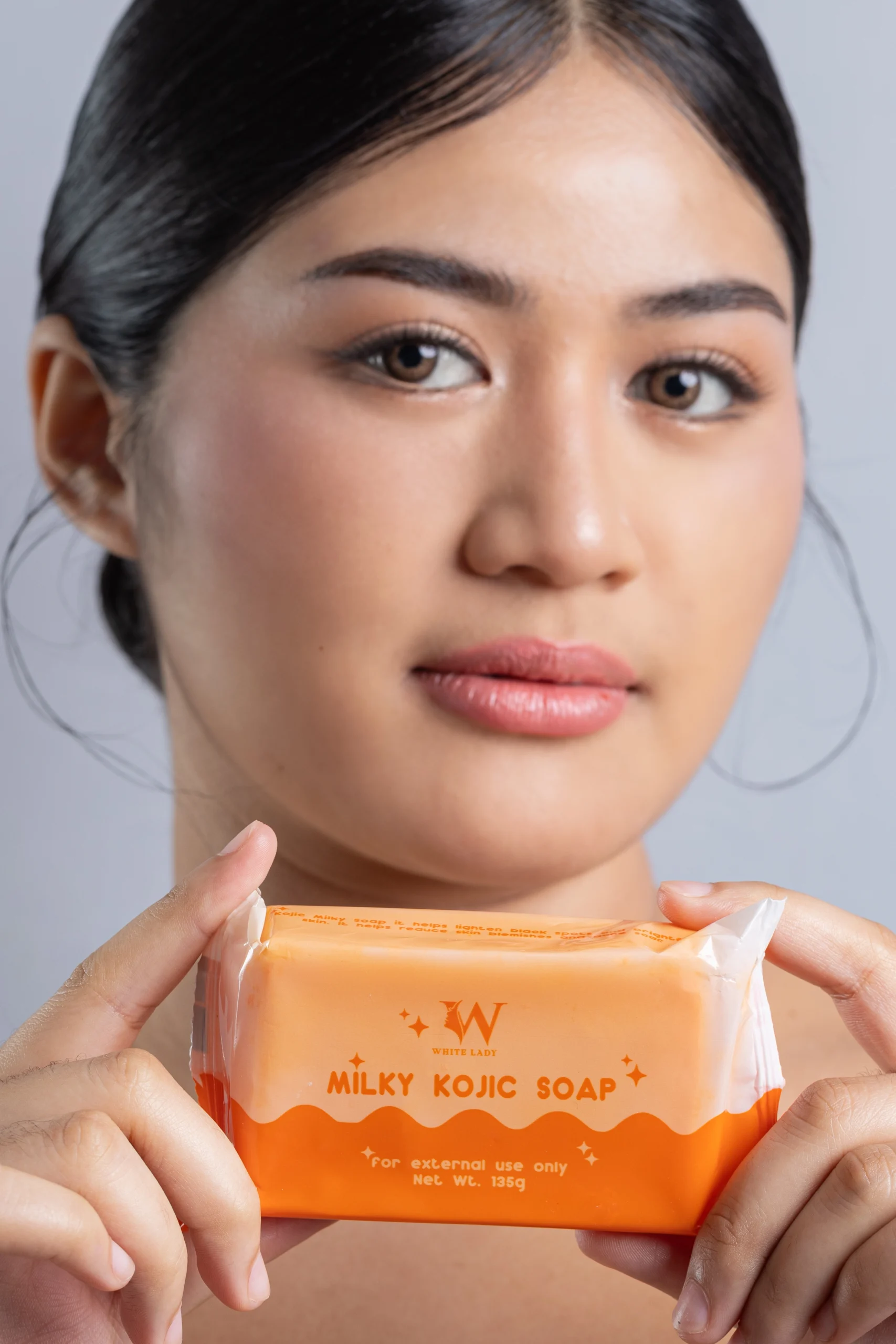 Milky Kojic Soap Image 11