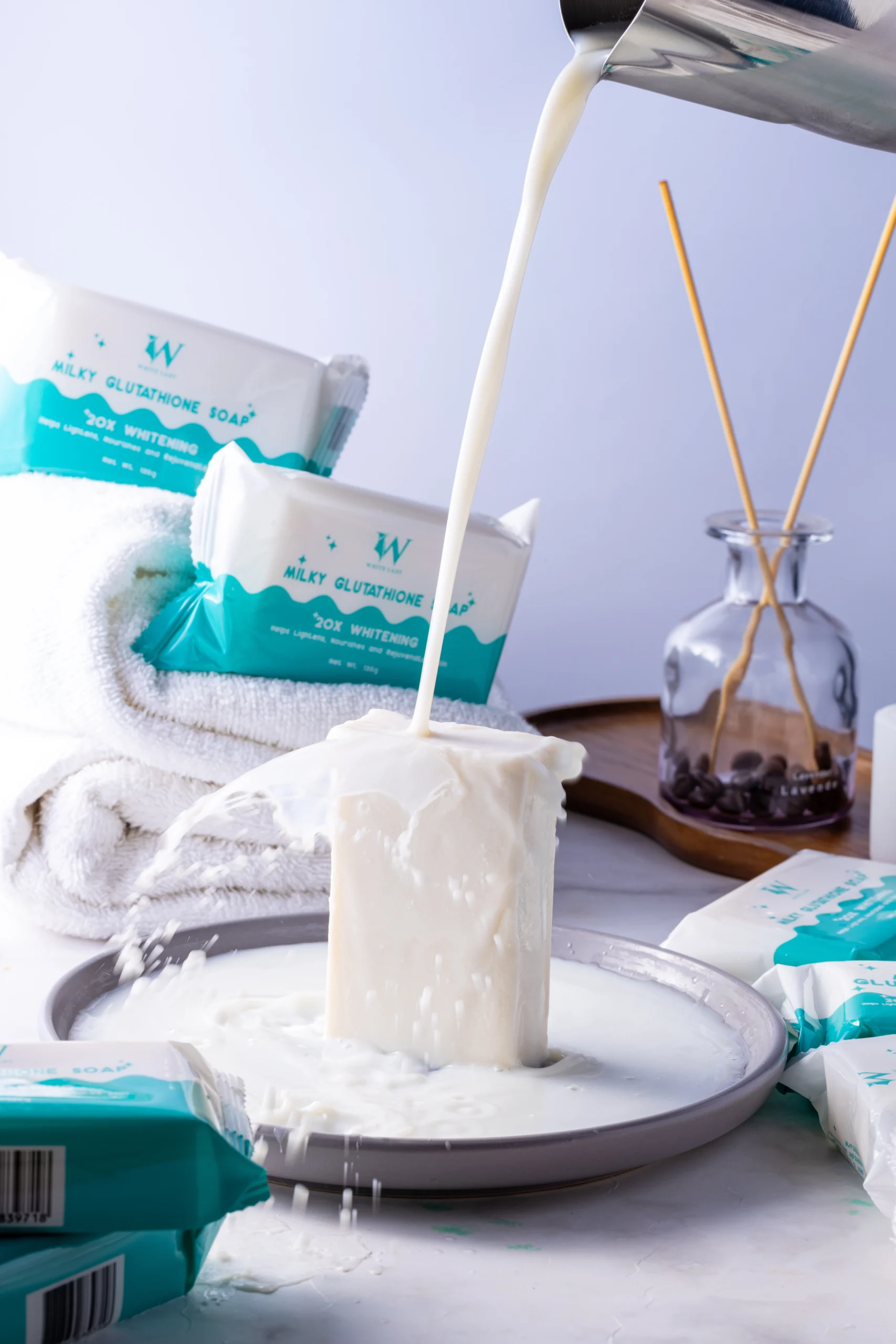Milky Glutathione Soap Image 11