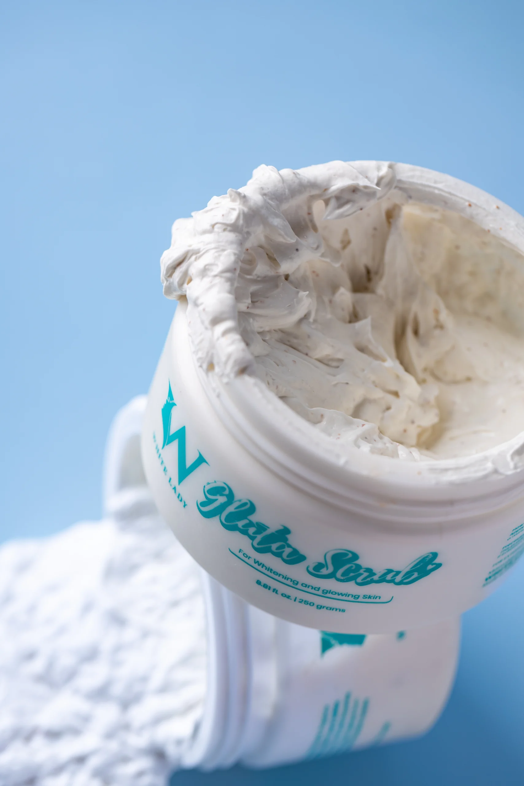WL Gluta Scrub Image 3
