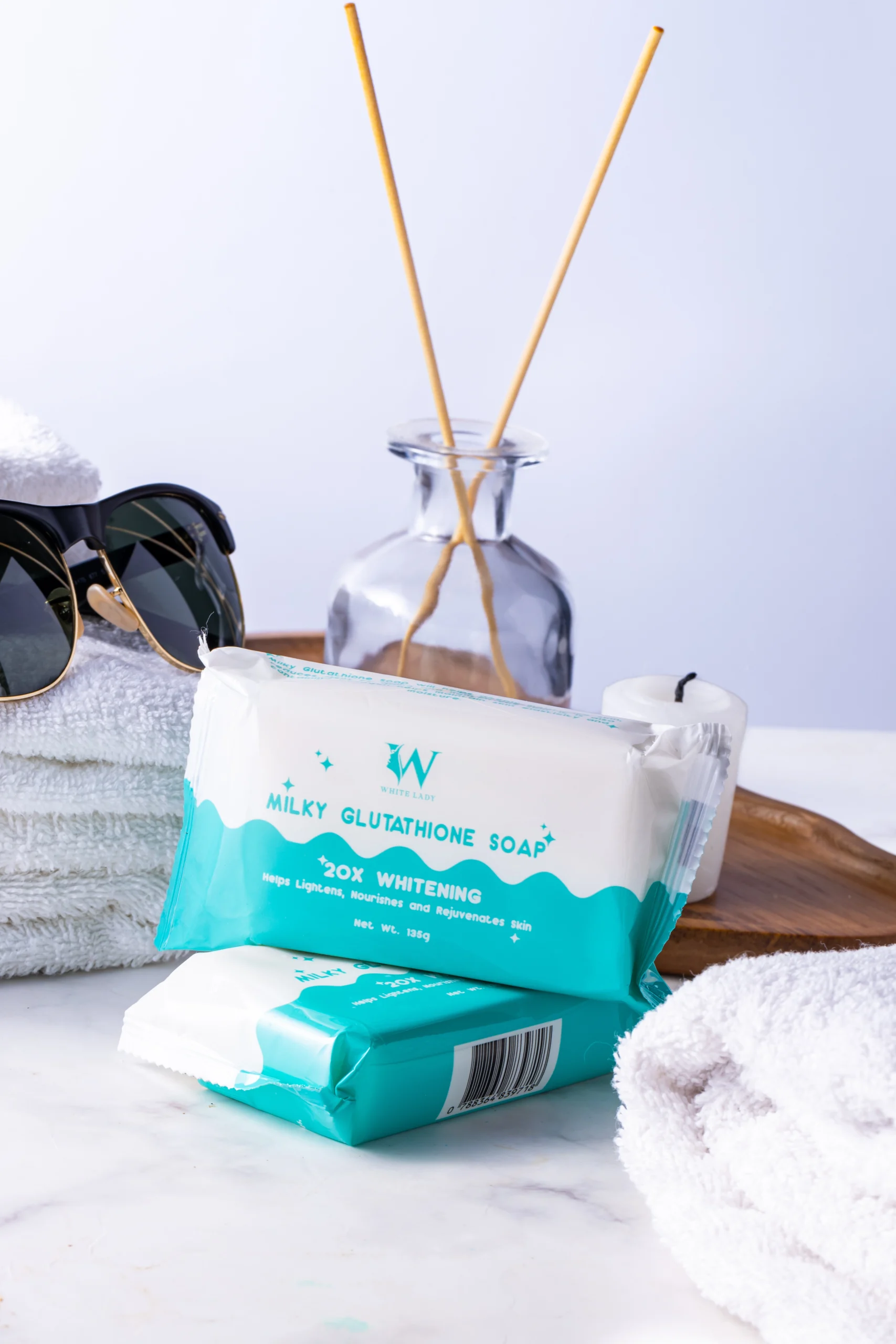 Milky Glutathione Soap Image 10