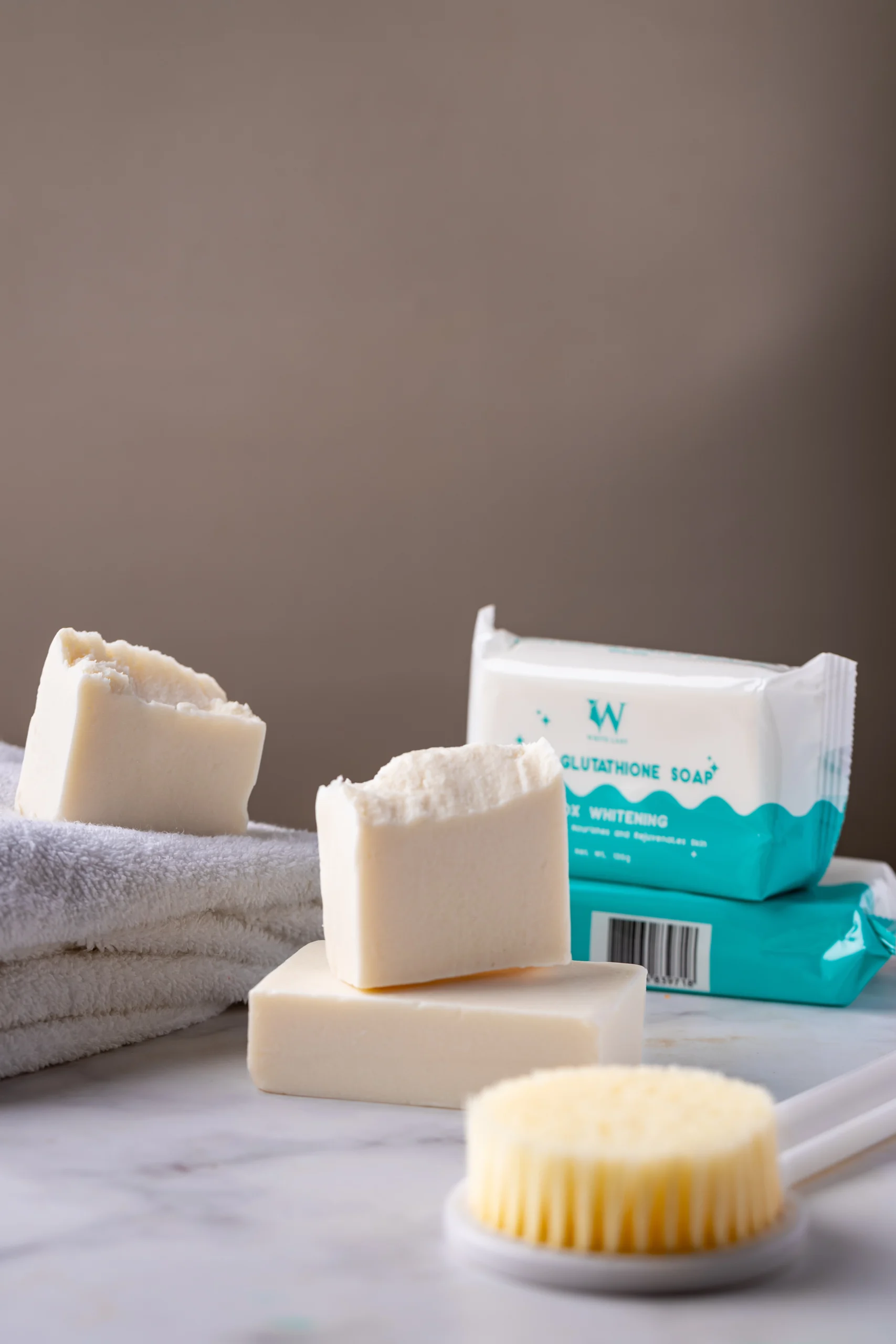 Milky Glutathione Soap Image 9
