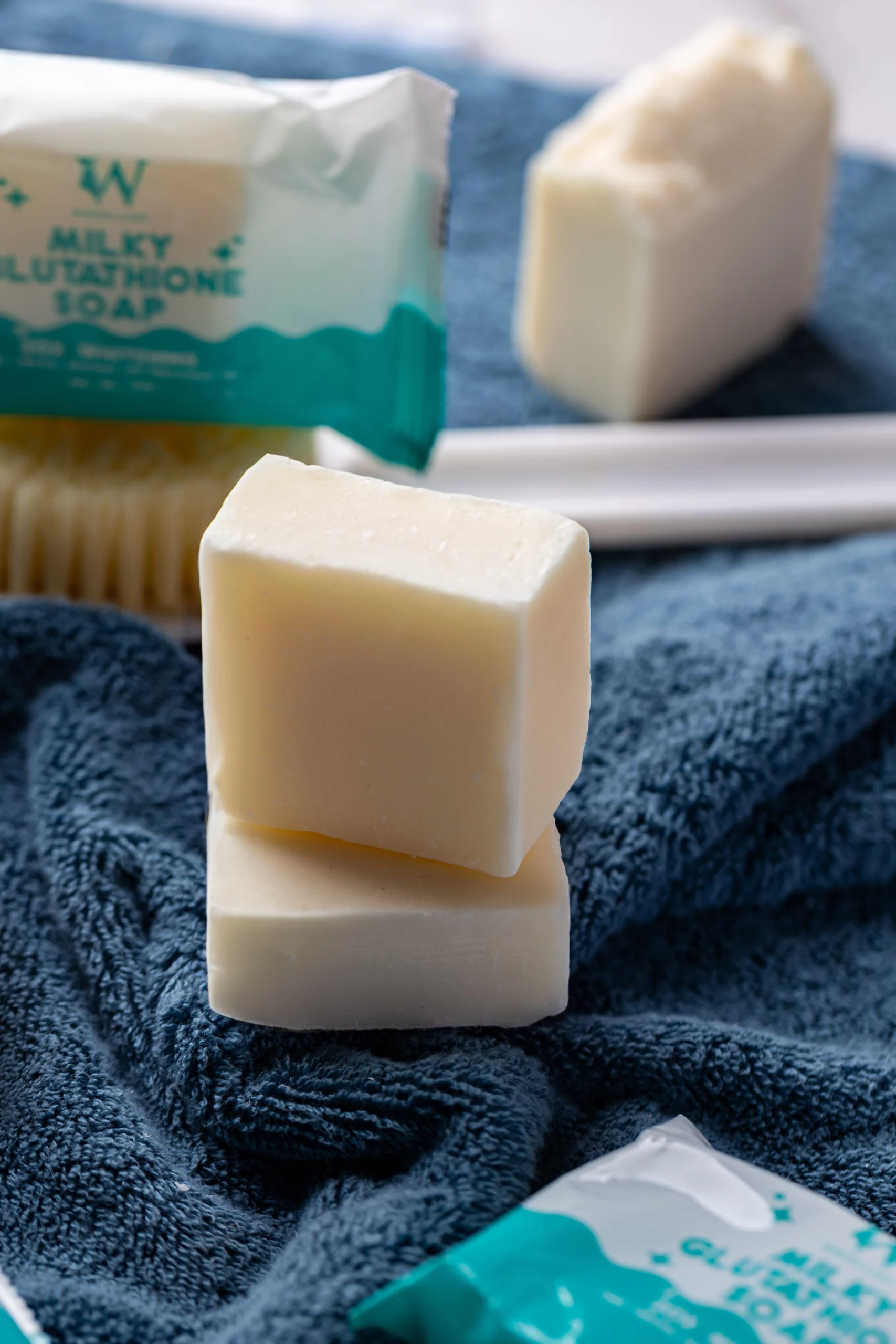 Milky Glutathione Soap Image 7