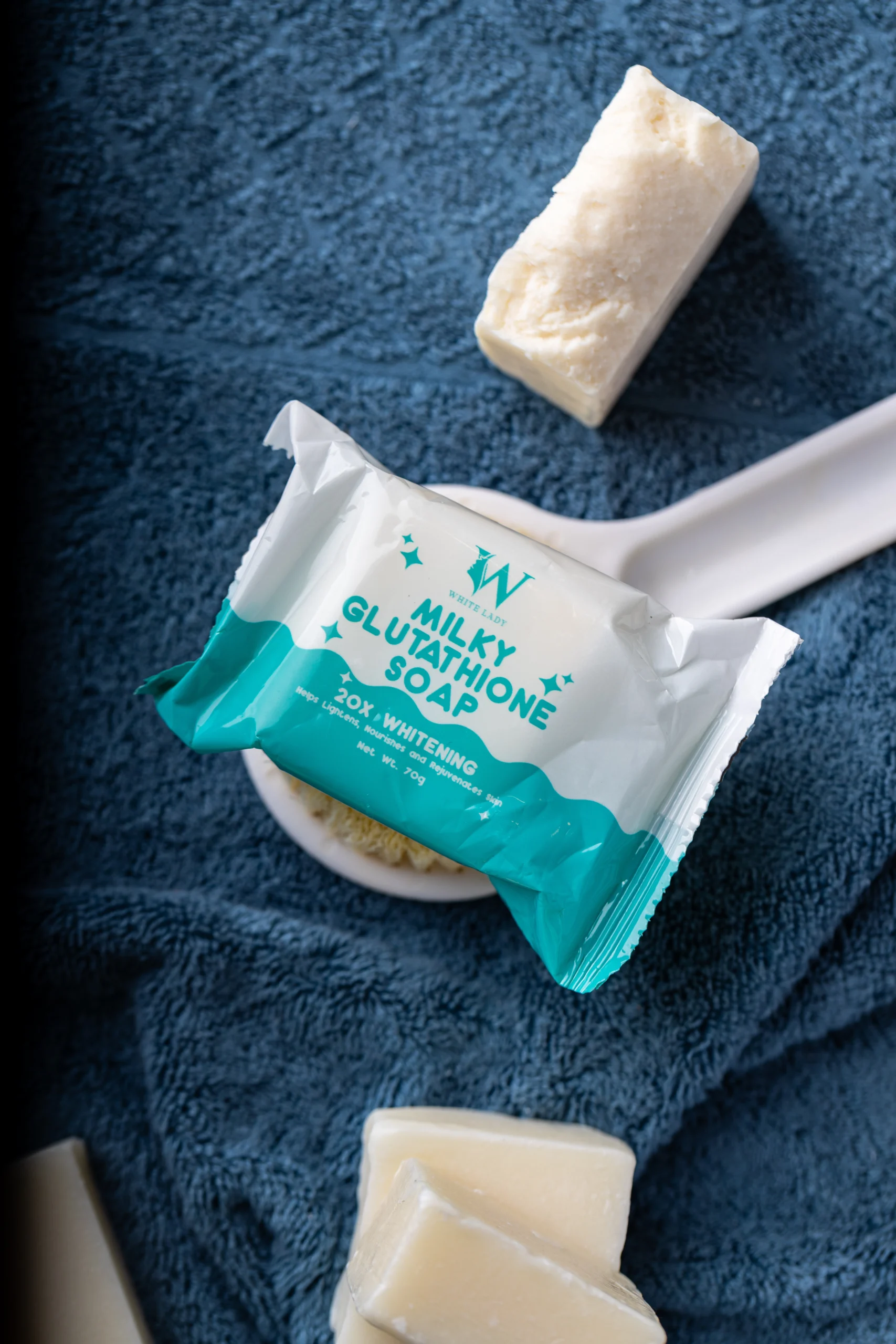 Milky Glutathione Soap Image 5