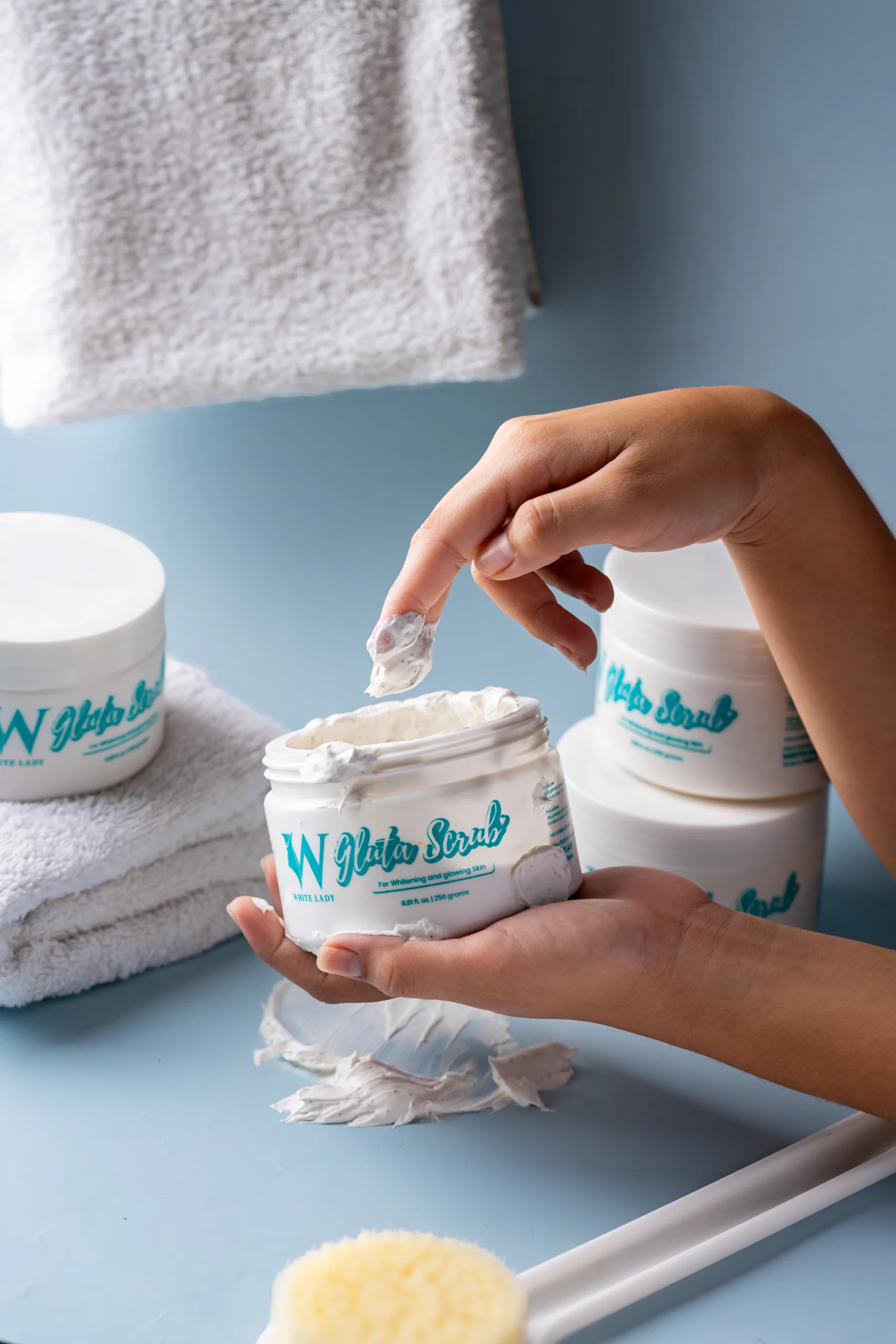 WL Gluta Scrub Image 8