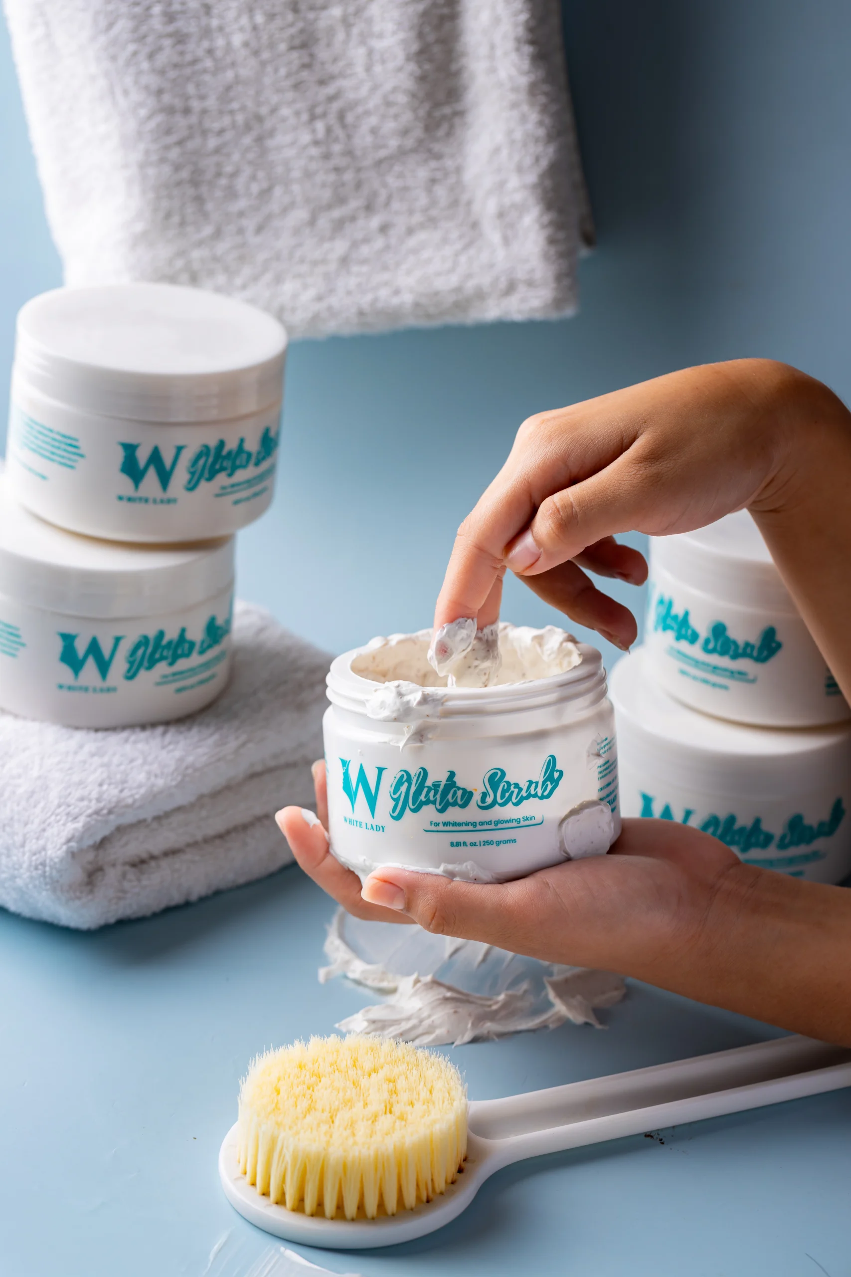 WL Gluta Scrub Image 9